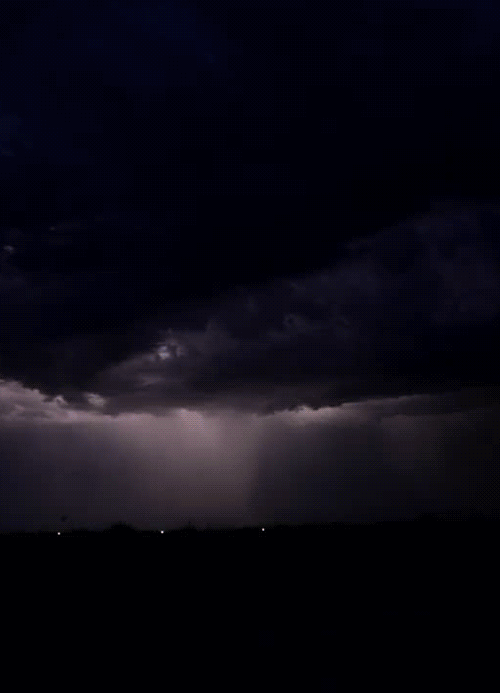العواصف المتحركة Lightning-storm-animated-gif-4.gif?preset=v3